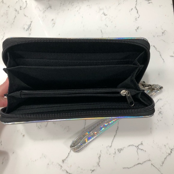 Holographic wristlet wallet - Picture 5 of 6